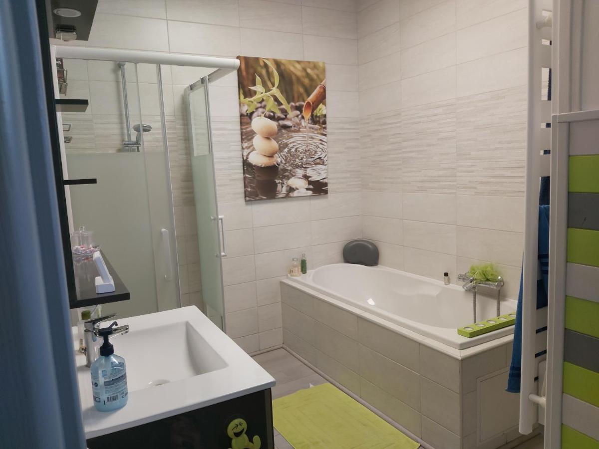 "Chez Nat" Bed & Breakfast Chaillevette Luaran gambar