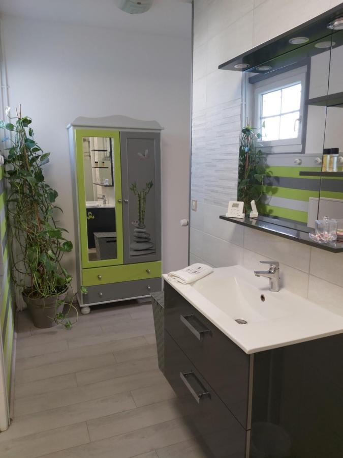"Chez Nat" Bed & Breakfast Chaillevette Luaran gambar